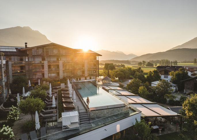 Alpenresort Schwarz Wellness Hotel Mieming Tirol Infinity Pool
