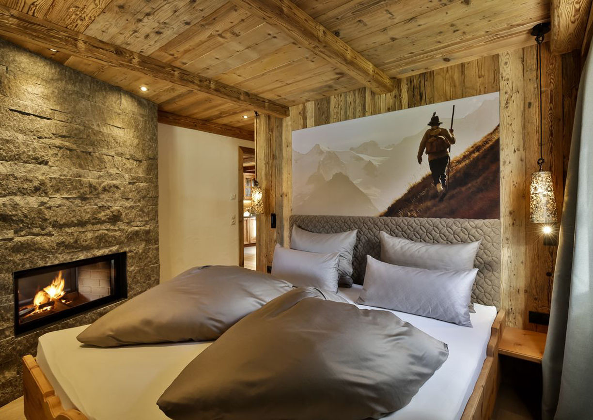 Chalet Resort LaPosch Tirol Winter Hideaway Innenansicht Schlafzimmer
