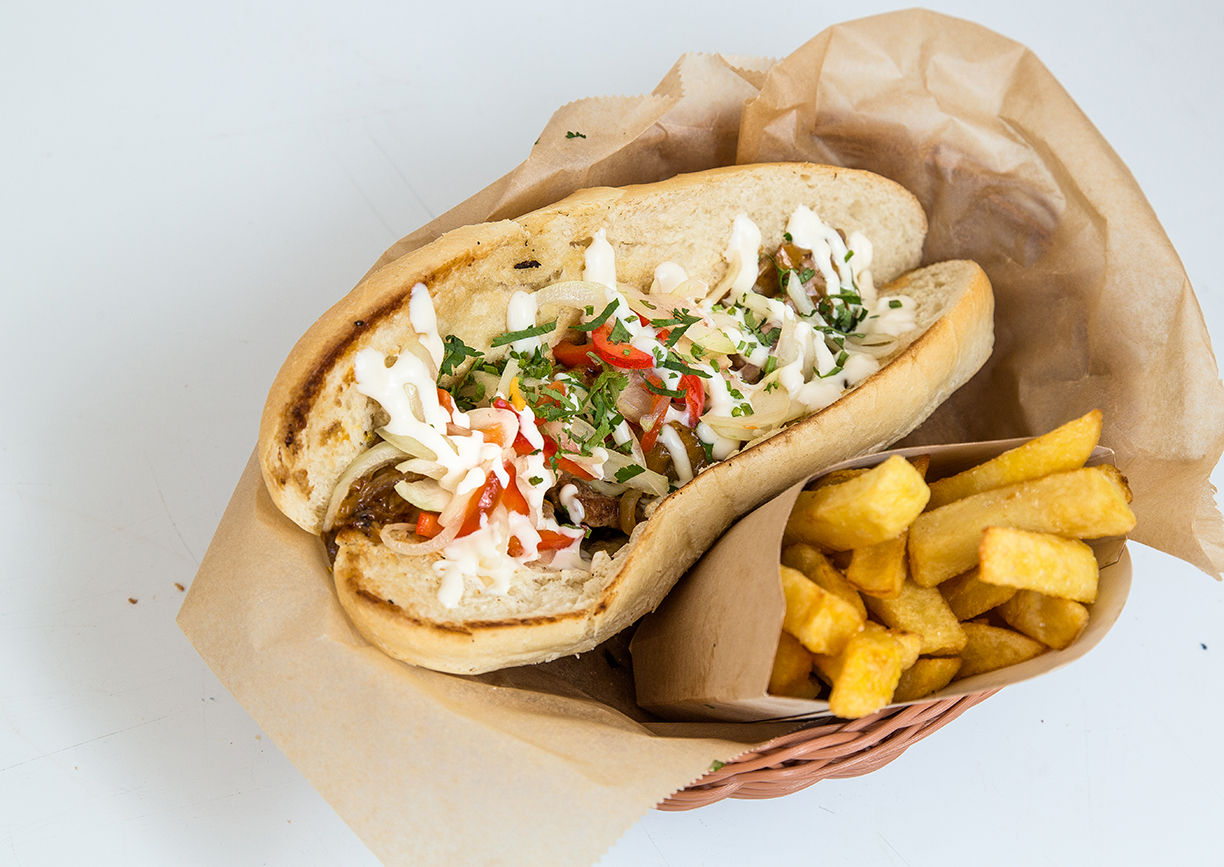 (c) Stephan Friesinger Graz Lendviertel American Street Food Bar Sandwiches Hot Dogs Philipp Carstanjen
