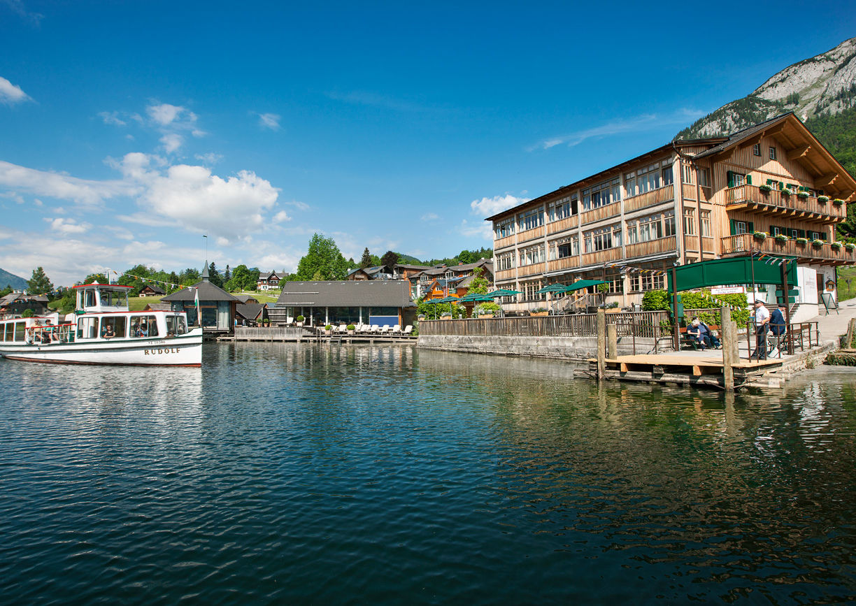 c Harald Eisenberger Grundlsee, Seehotel, Salzkammergut, Schifffahrt