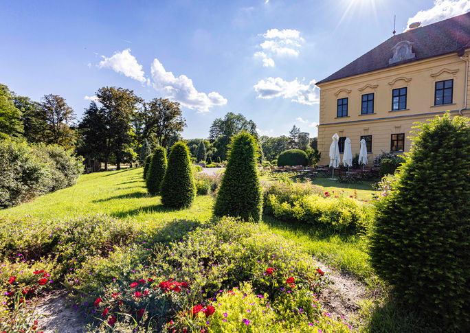 Schloss Eckartsau c Donau Niederösterreich Friedl und Schmatz