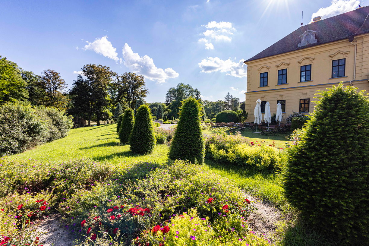 Schloss Eckartsau c Donau Niederösterreich Friedl und Schmatz